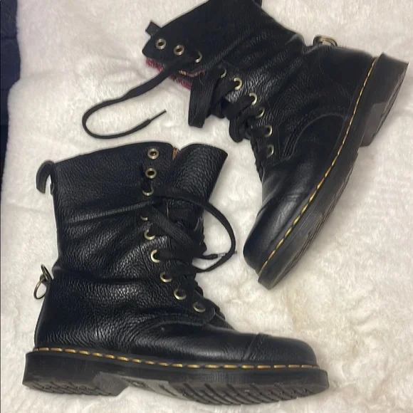 Dr Martens- Black Leather Militia Combat Boots -18 hole - Picture 1 of 14